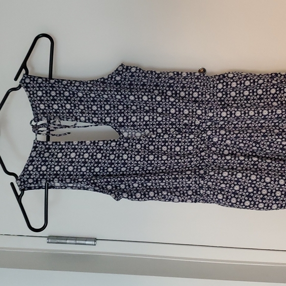 H&M Jumpsuit, Size 8 (fits like a 6) - Picture 5 of 5